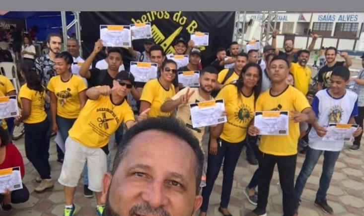 Evento de barbeiros com alunos do Instituto